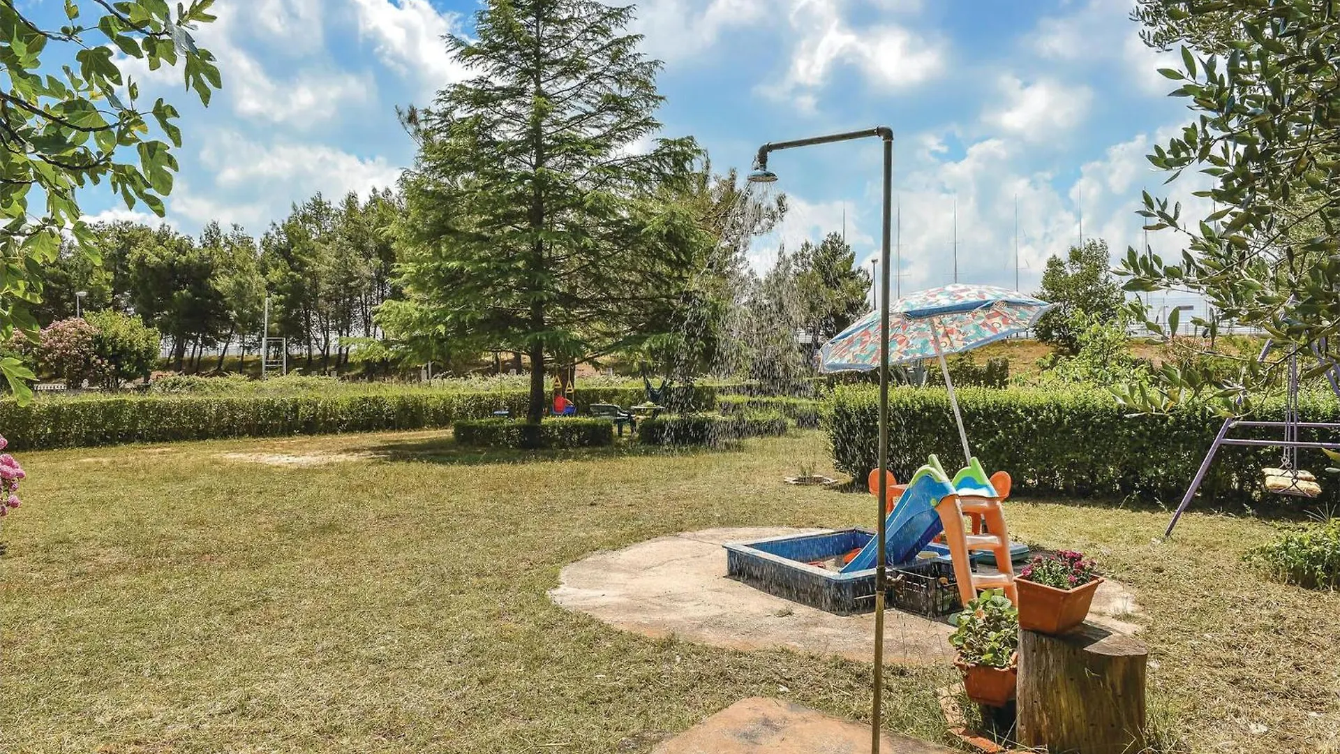 Gorgeous Apartment In Sukosan With Kitchen