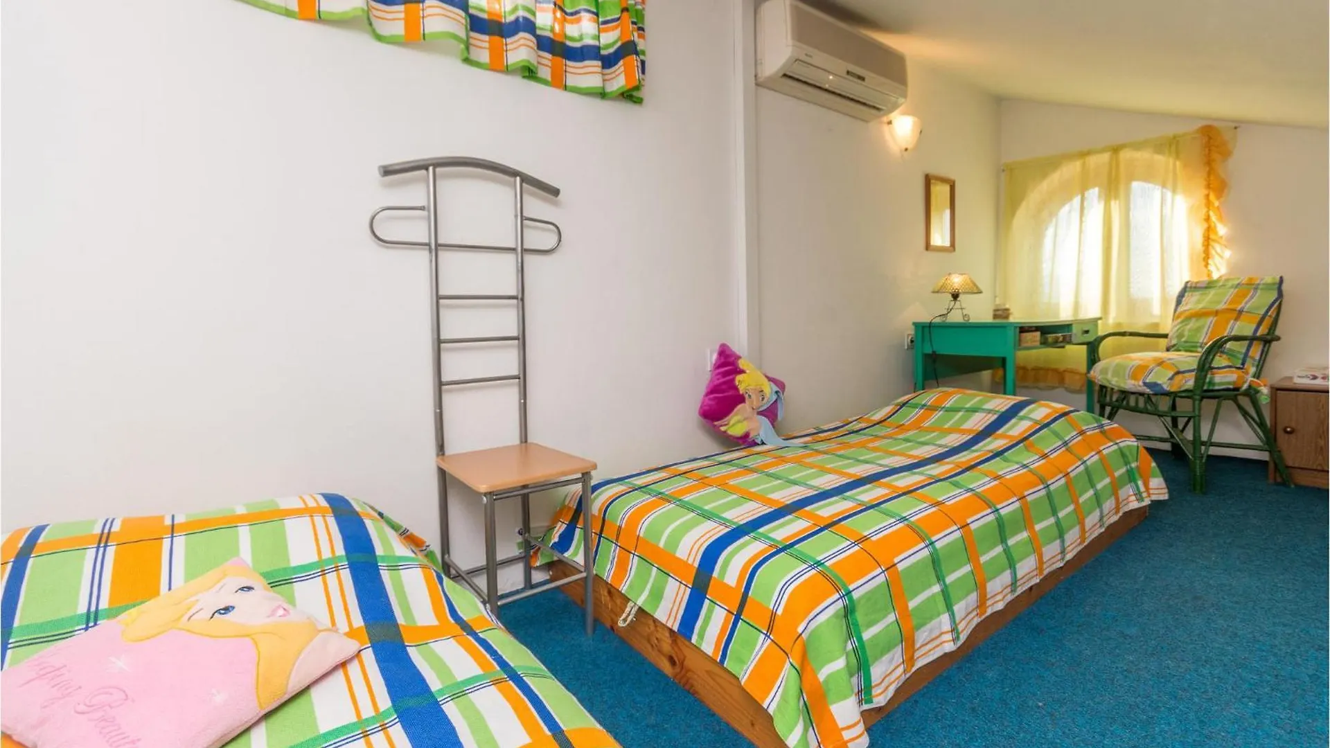Gorgeous Apartment In Sukosan With Kitchen