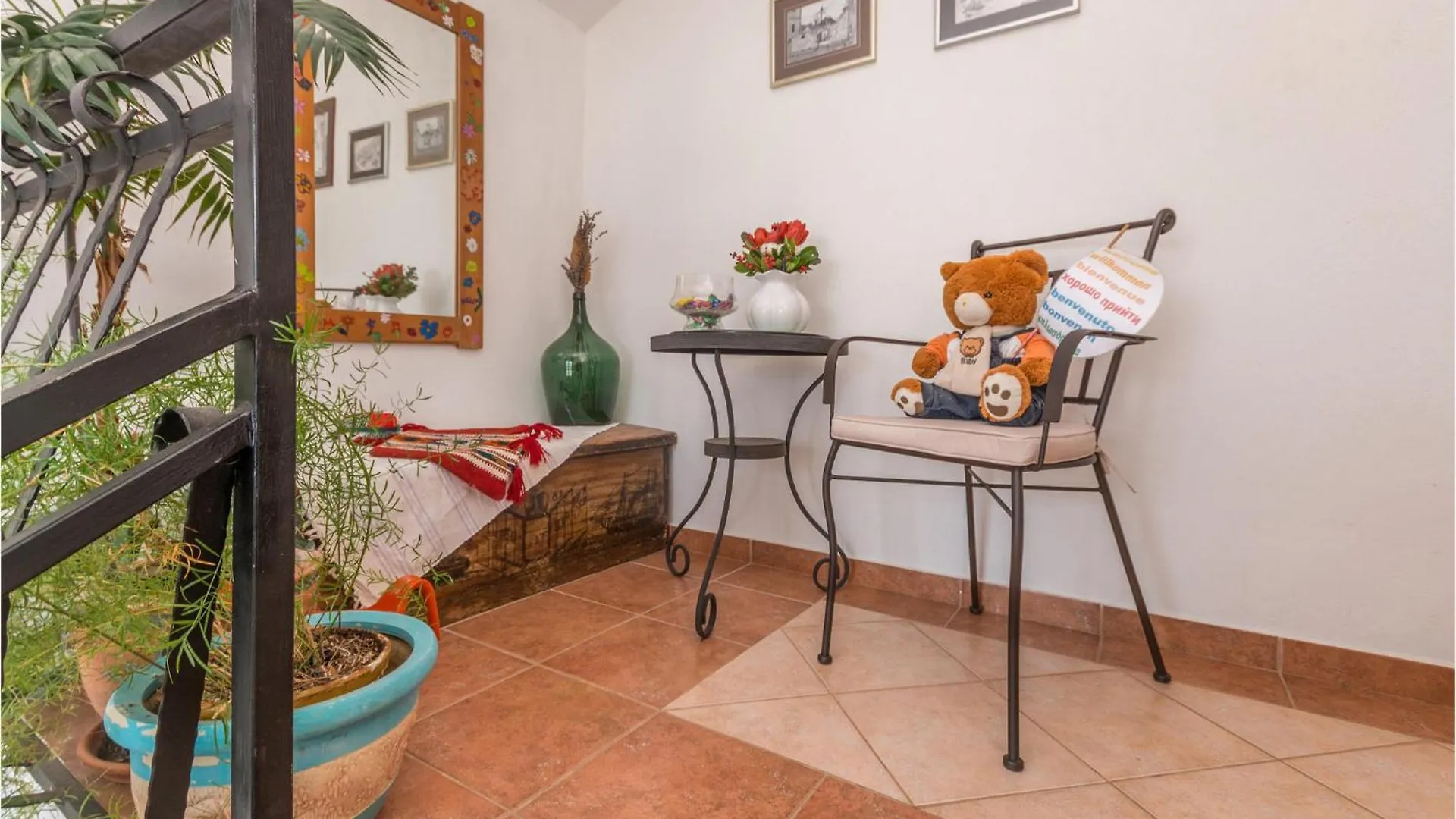 Gorgeous Apartment In Sukosan With Kitchen